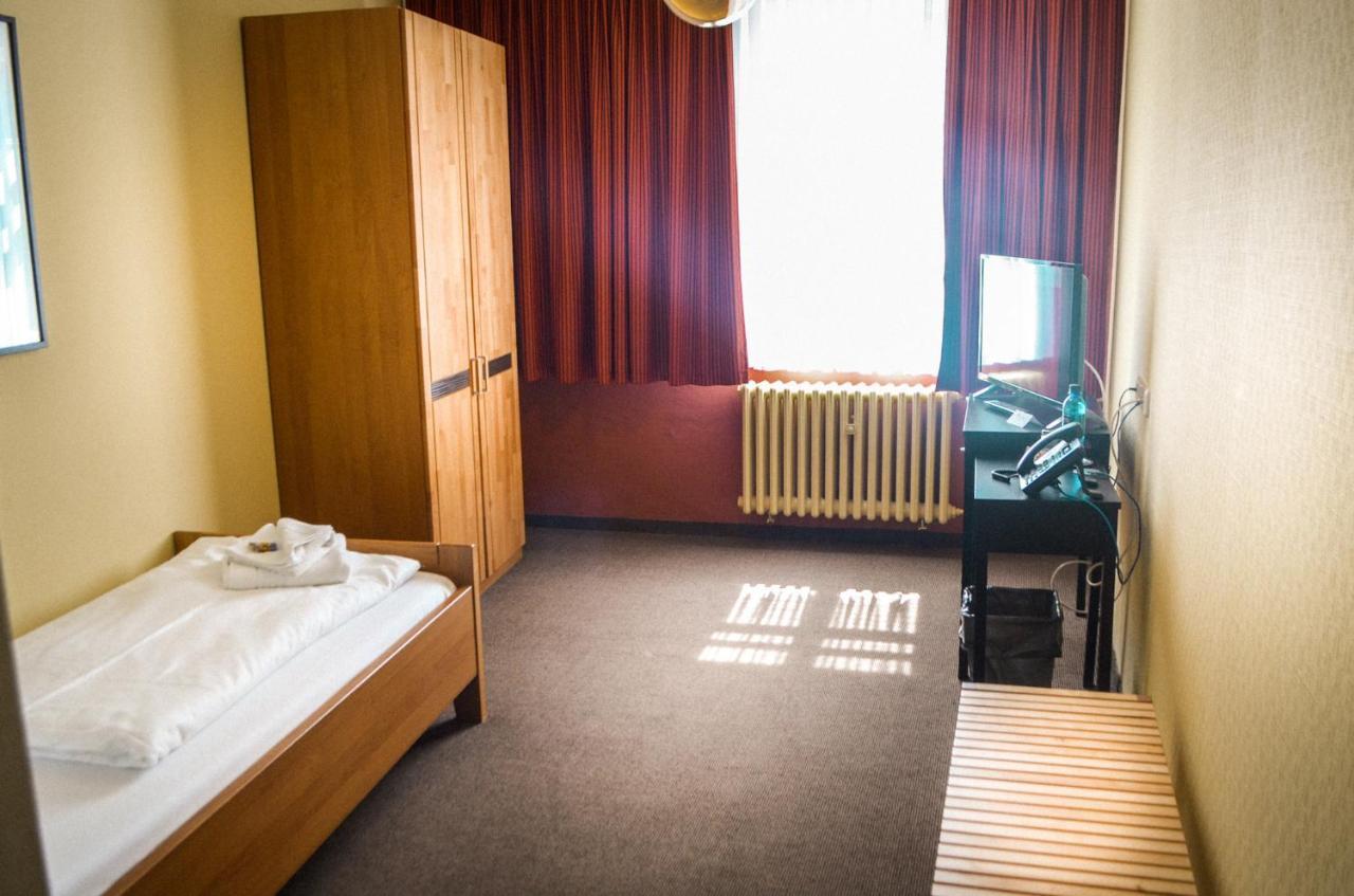 Haus Des Volkes - Das Bauhaushotel Probstzella エクステリア 写真