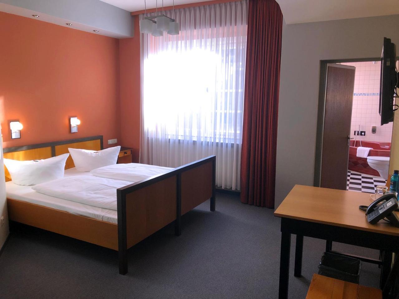 Haus Des Volkes - Das Bauhaushotel Probstzella エクステリア 写真