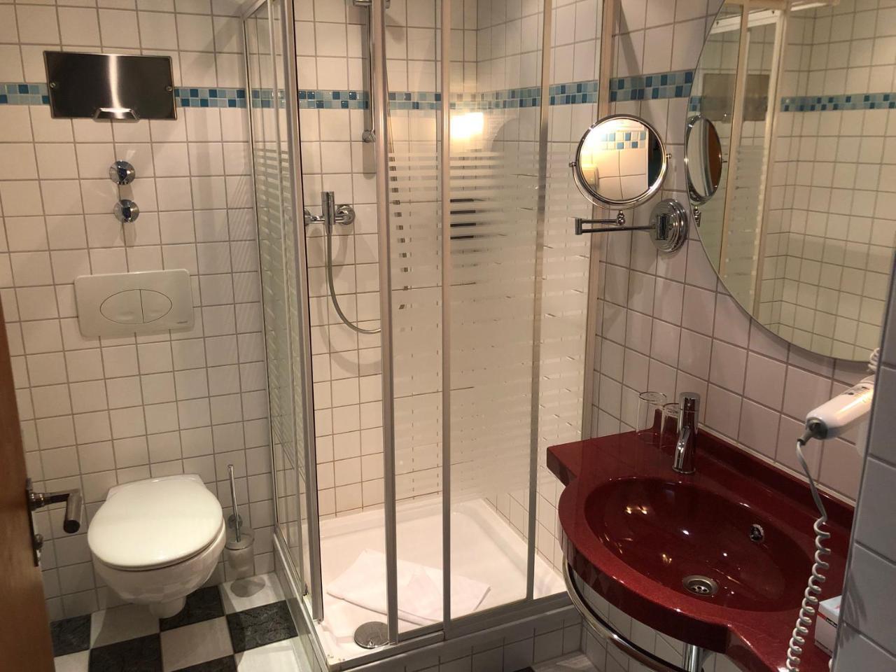 Haus Des Volkes - Das Bauhaushotel Probstzella エクステリア 写真